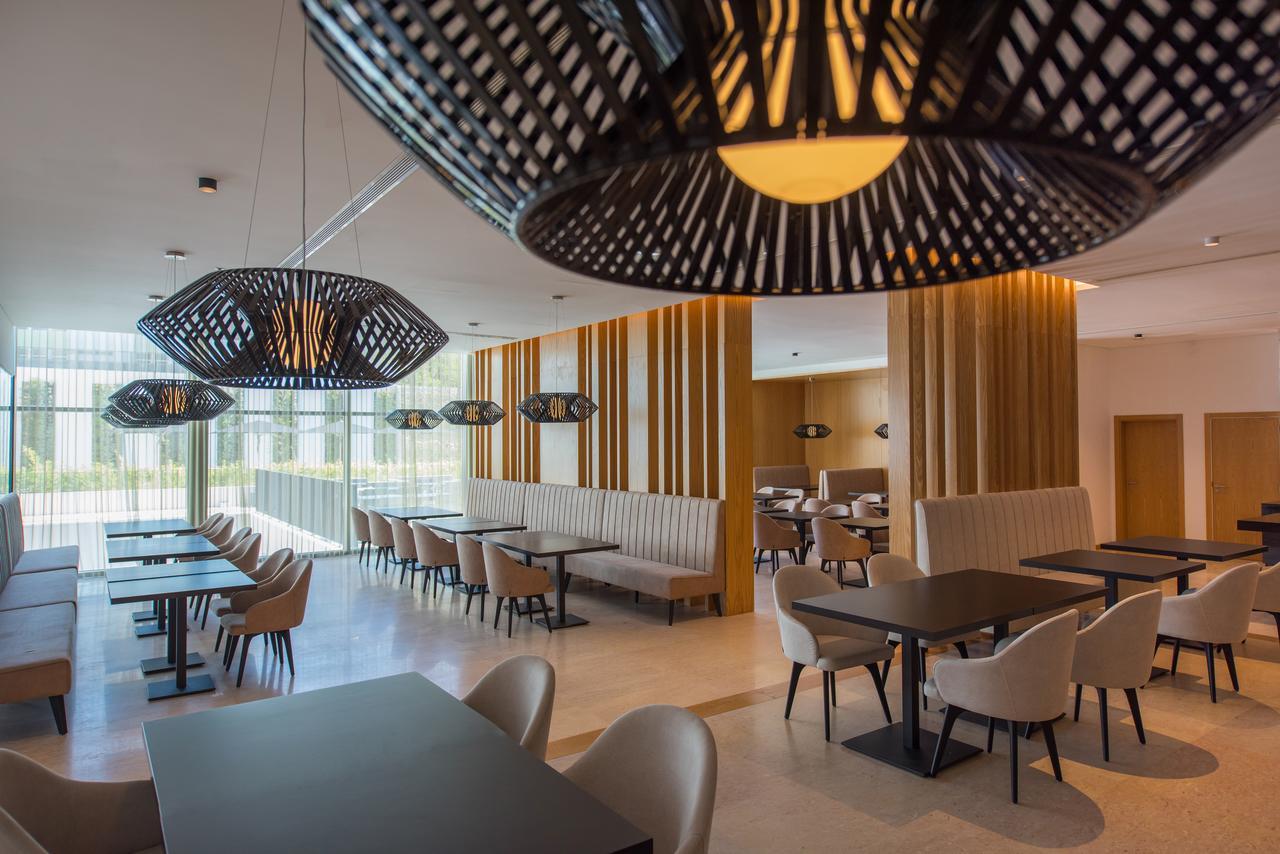 อิเบโรสตาร์ ซีเล็คชัน ลิสบัว Hotel ลิสบอน ภายนอก รูปภาพ Restaurant