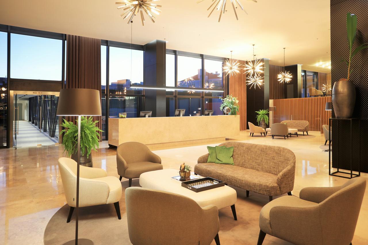 อิเบโรสตาร์ ซีเล็คชัน ลิสบัว Hotel ลิสบอน ภายนอก รูปภาพ Lobby