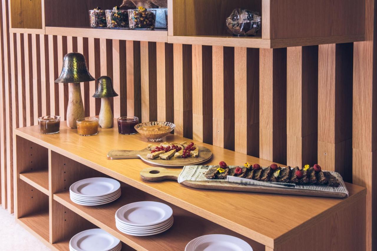 อิเบโรสตาร์ ซีเล็คชัน ลิสบัว Hotel ลิสบอน ภายนอก รูปภาพ A buffet