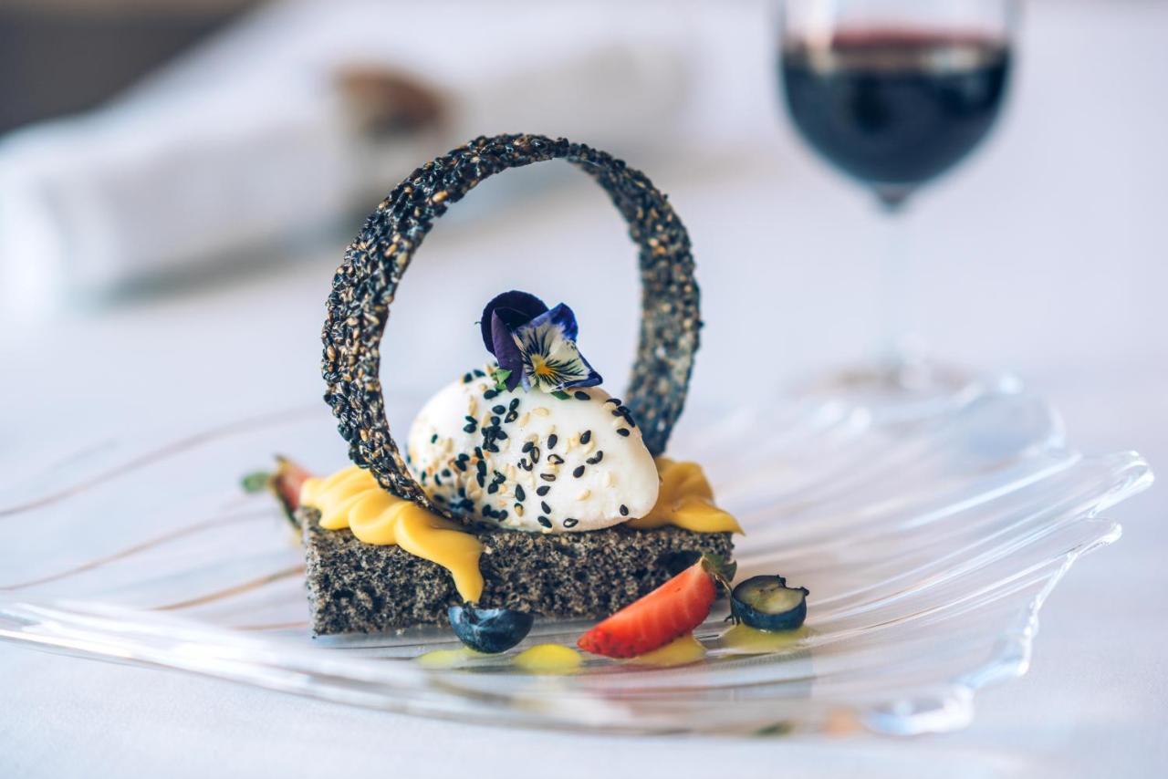อิเบโรสตาร์ ซีเล็คชัน ลิสบัว Hotel ลิสบอน ภายนอก รูปภาพ A dessert at the restaurant